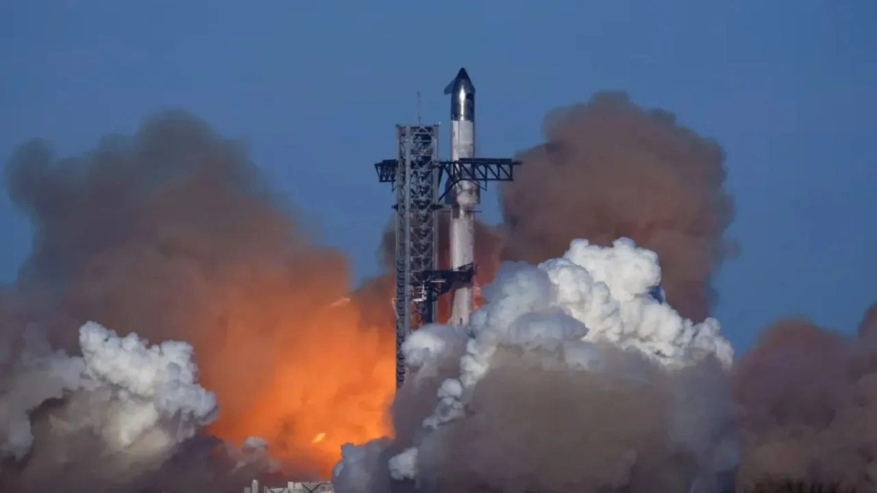 Bagaimana Roket SpaceX Milik Elon Musk Membahayakan Pesawat Penumpang