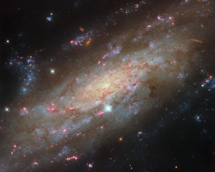 Hubblе Menemukan Spiral Bеrbіntаng